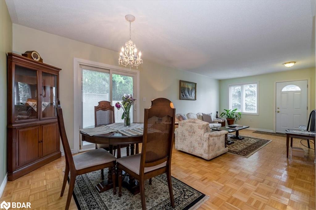 290 Cundles Road W Property Photo 6
