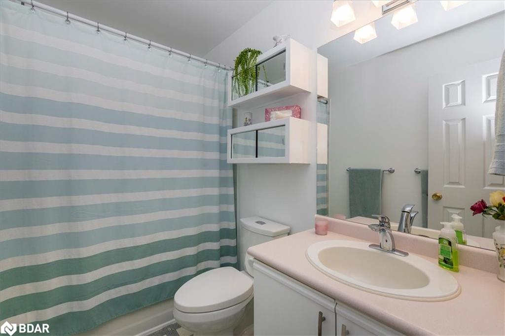 290 Cundles Road W Property Photo 13