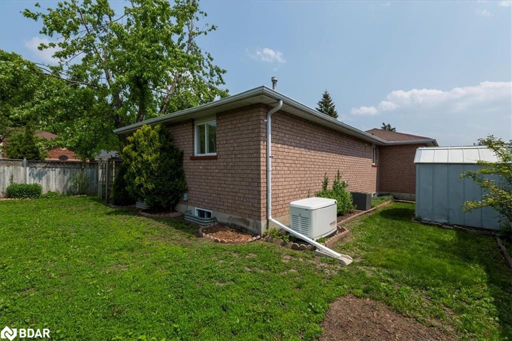 290 Cundles Road W Property Photo 20