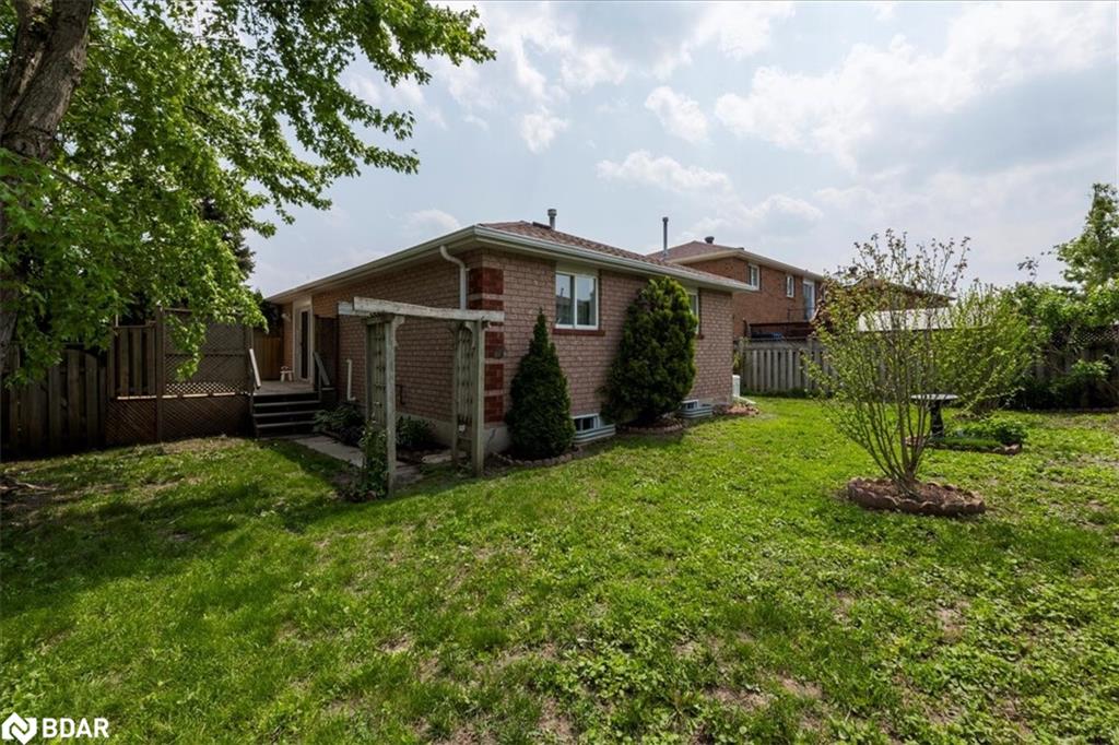 290 Cundles Road W Property Photo 23
