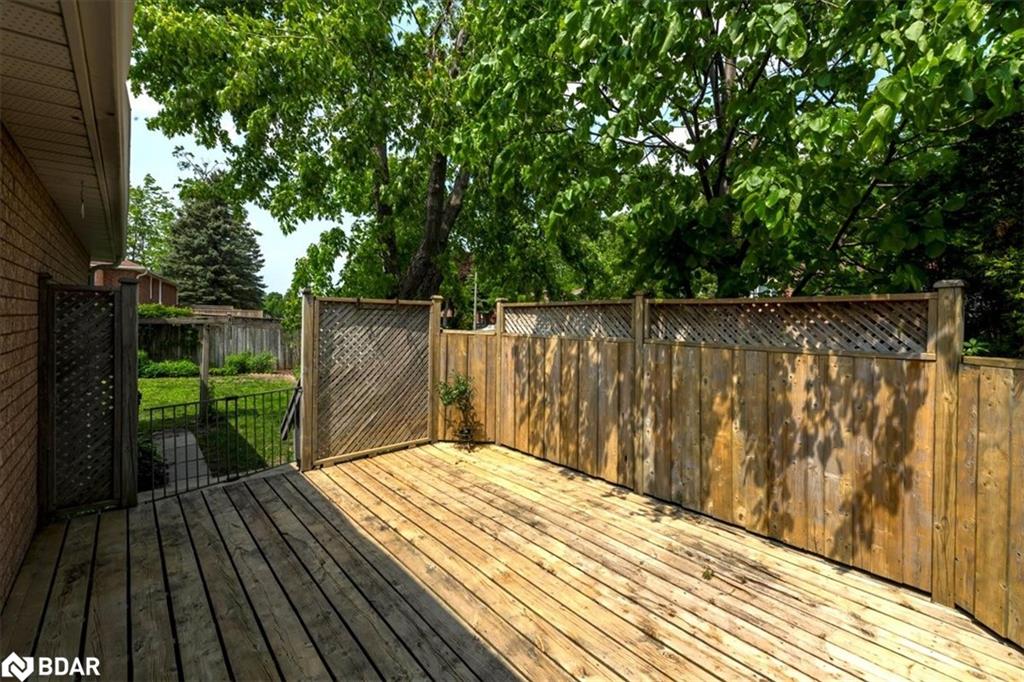 290 Cundles Road W Property Photo 24