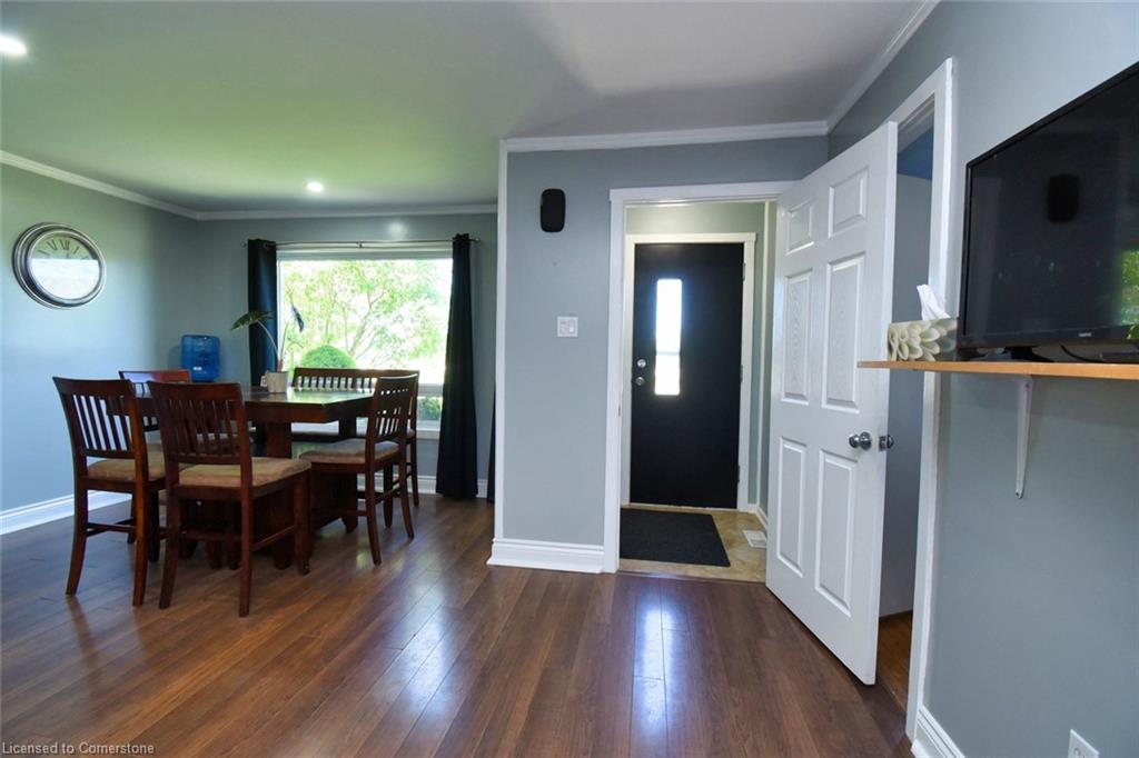 3674 Campden Road Property Photo 6