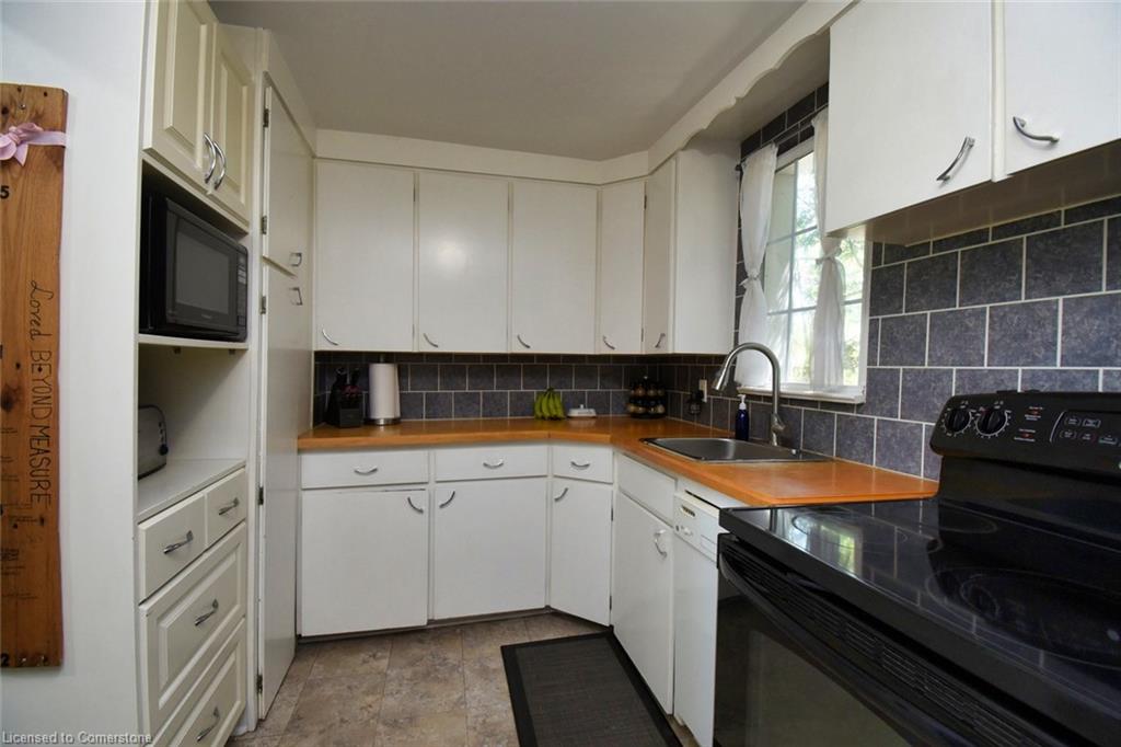 3674 Campden Road Property Photo 13