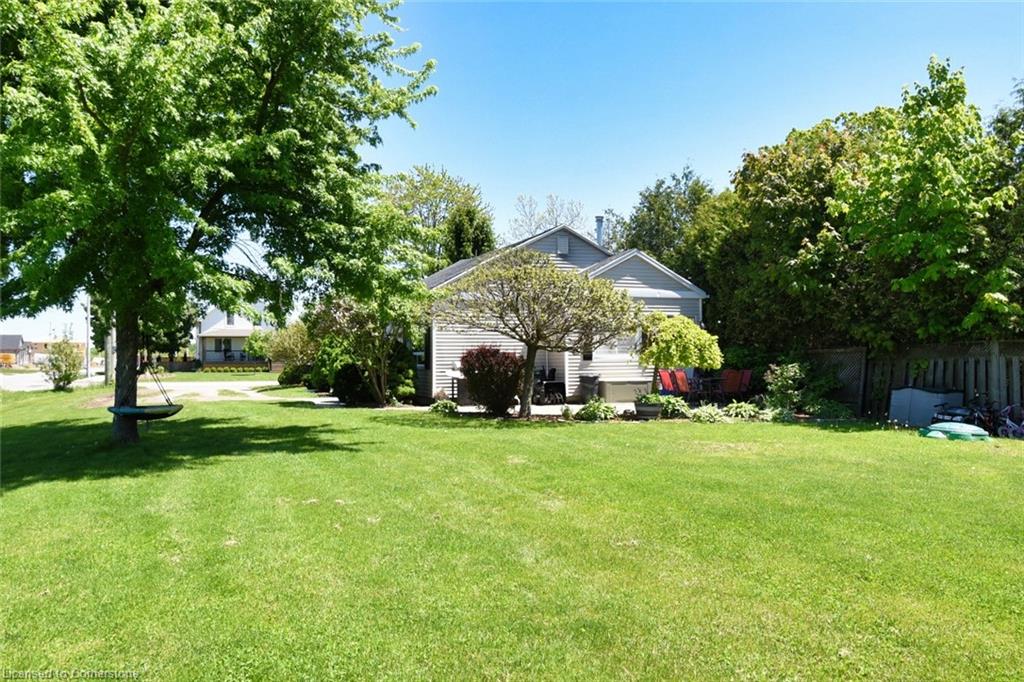 3674 Campden Road Property Photo 32