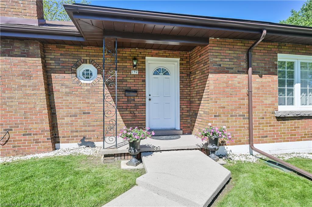 192 Ewen Road Property Photo 2