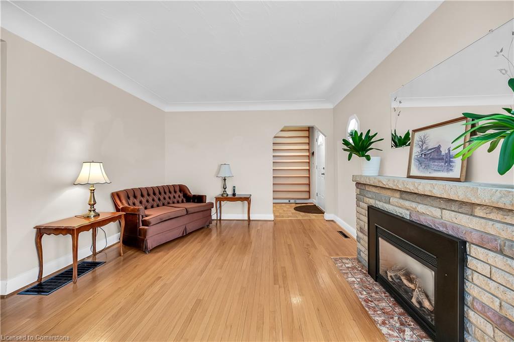 192 Ewen Road Property Photo 7
