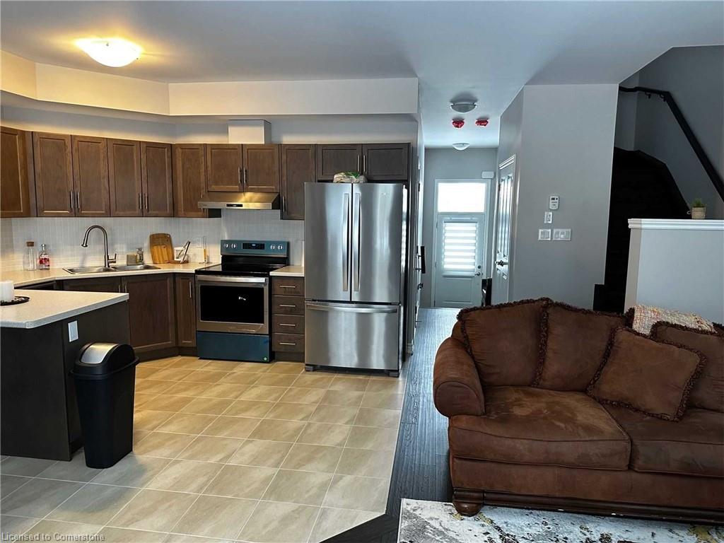 166 Rosie Street Property Photo 3