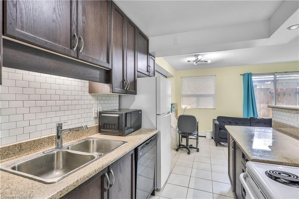 104-793 Colborne Street E Property Photo 6