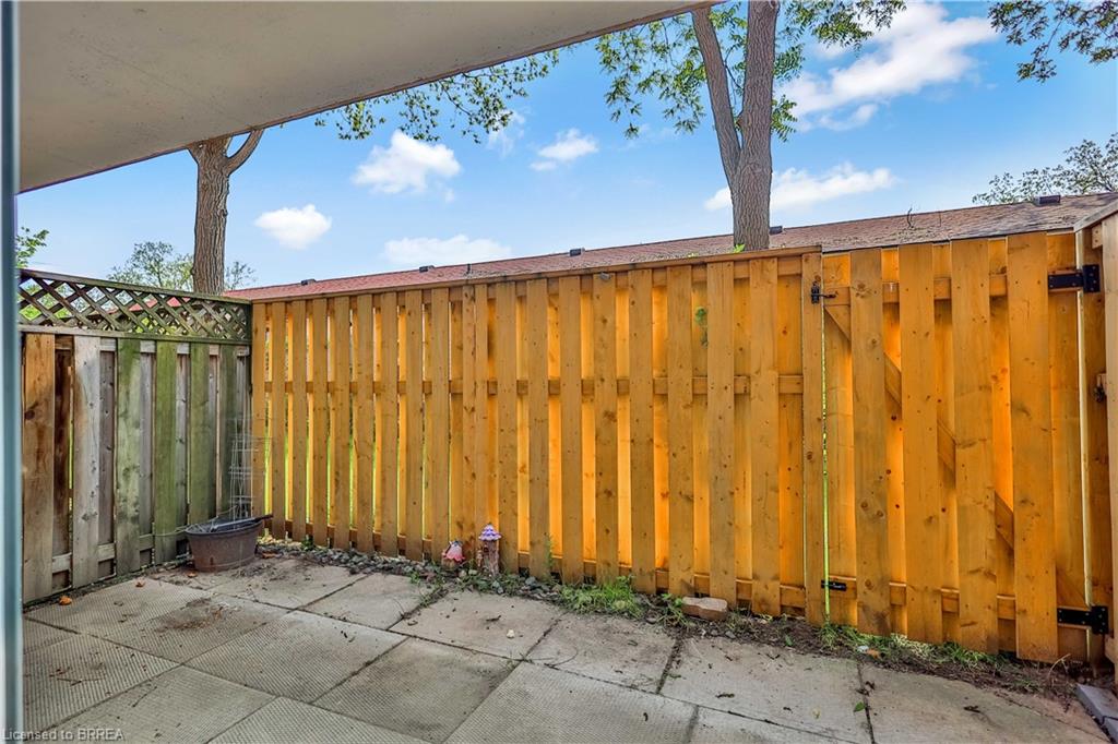 104-793 Colborne Street E Property Photo 11