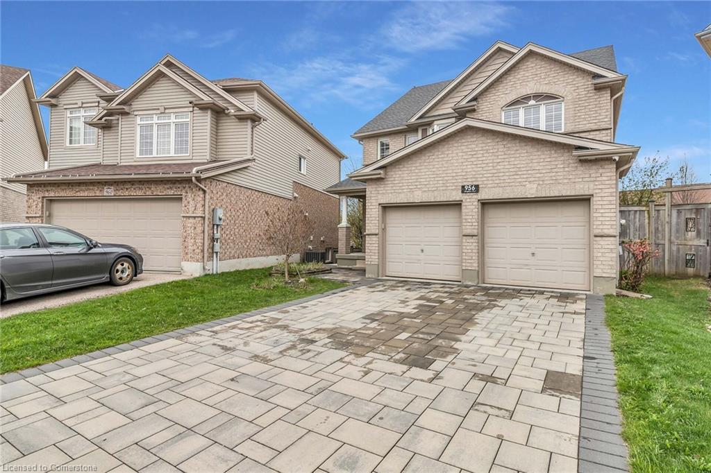 956 Banffshire Court Property Photo 2