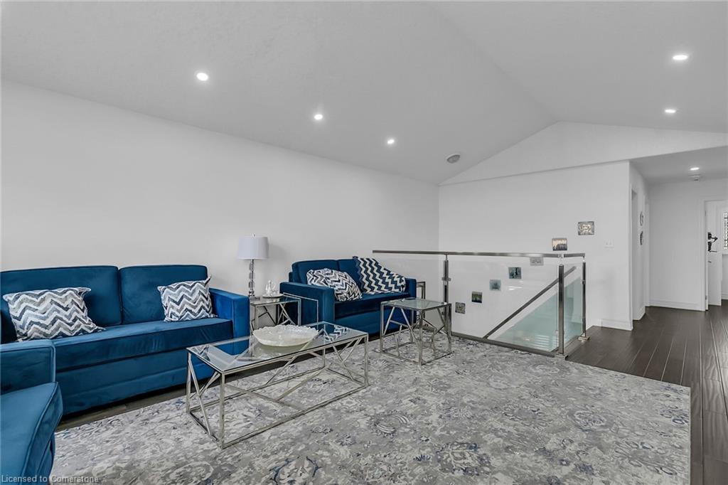 956 Banffshire Court Property Photo 20