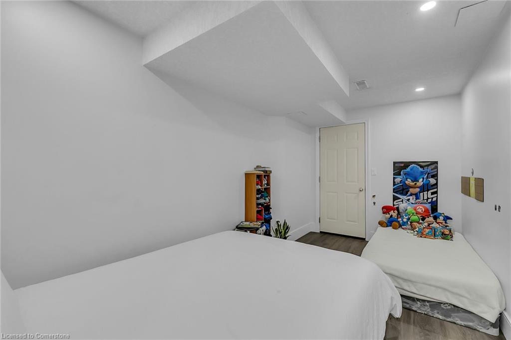 956 Banffshire Court Property Photo 34