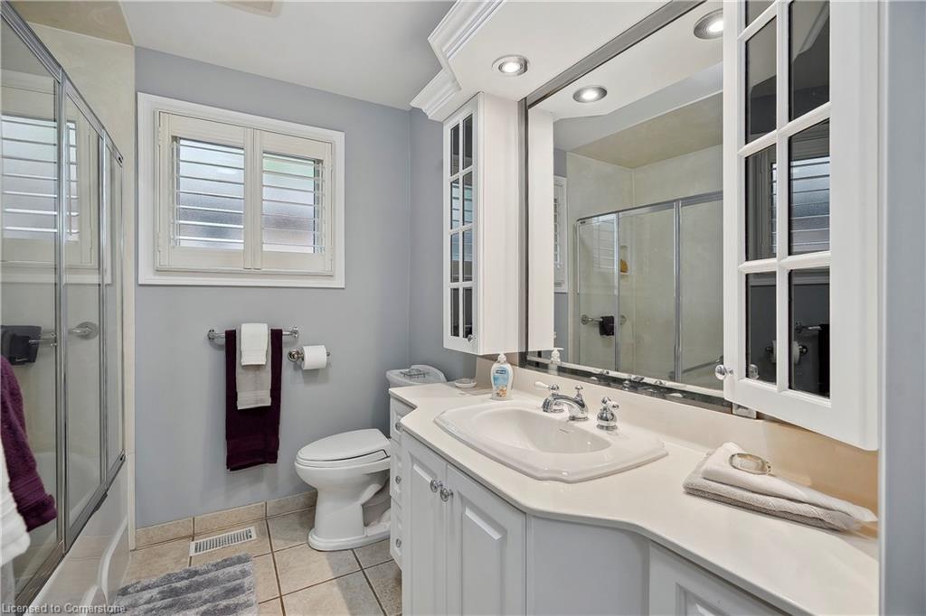 1045 Dowland Crescent Property Photo 18