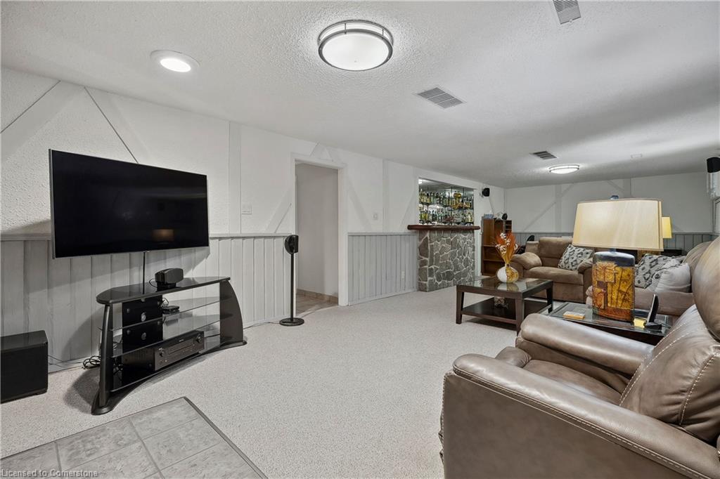 1045 Dowland Crescent Property Photo 32