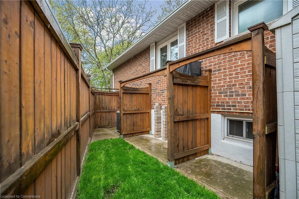 1045 Dowland Crescent Property Photo 45