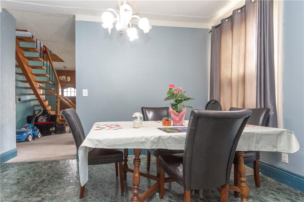 43 Kenilworth Street S Property Photo 3