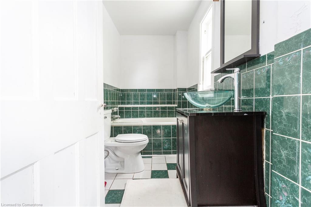 43 Kenilworth Street S Property Photo 8