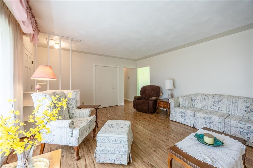 44 Woodley Road Property Photo 9