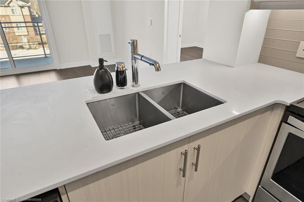 312-320 Plains Road E Property Photo 10
