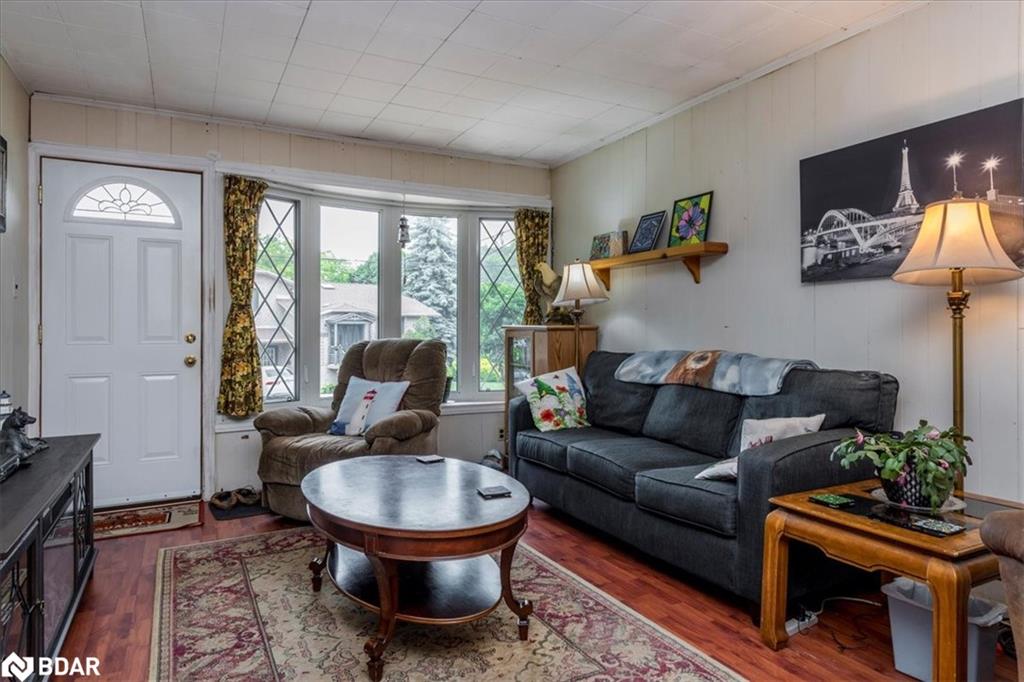 227 Southview Road Property Photo 6