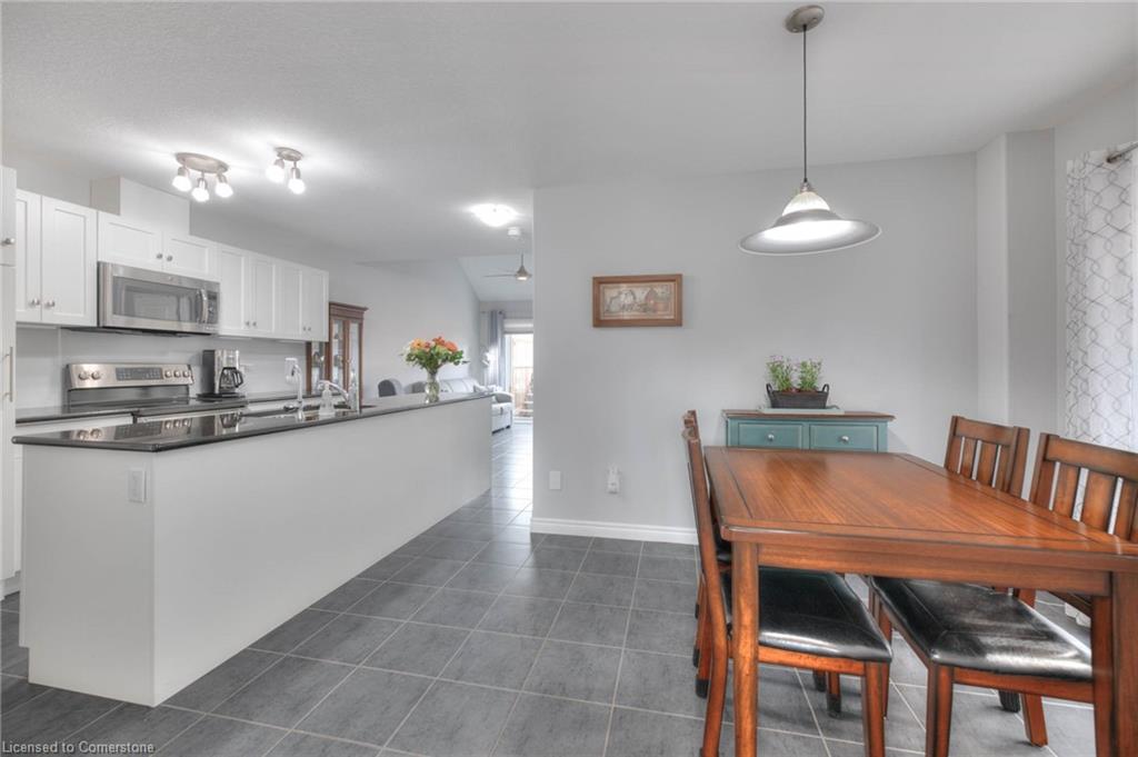 350 Finoro Crescent Property Photo 10