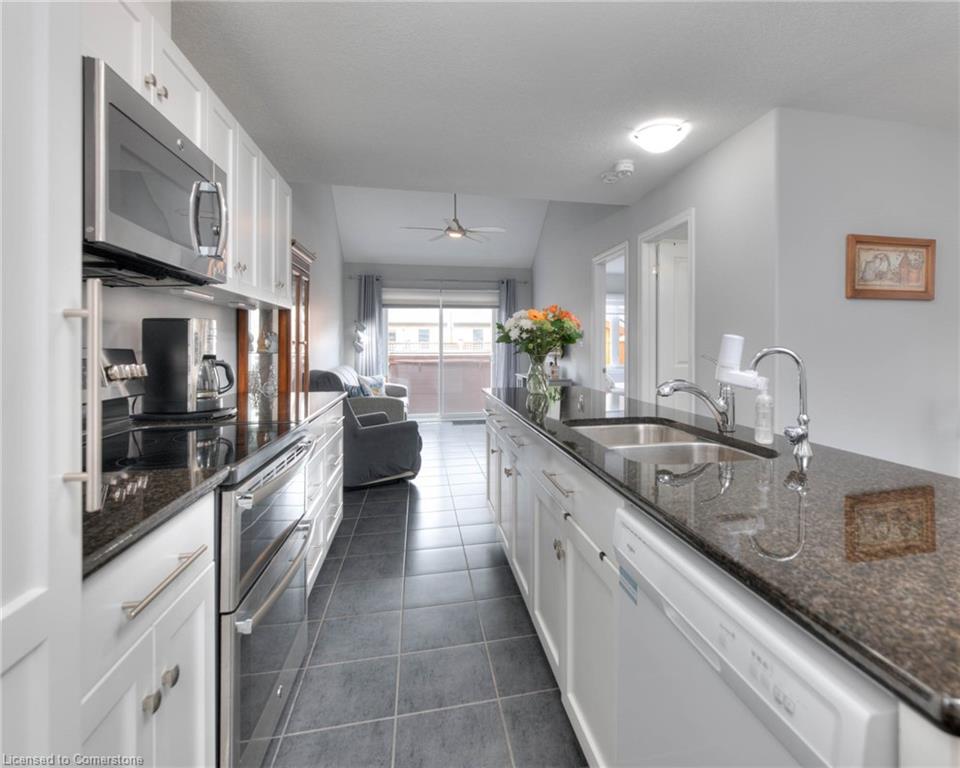 350 Finoro Crescent Property Photo 12