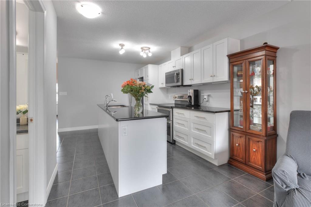 350 Finoro Crescent Property Photo 14