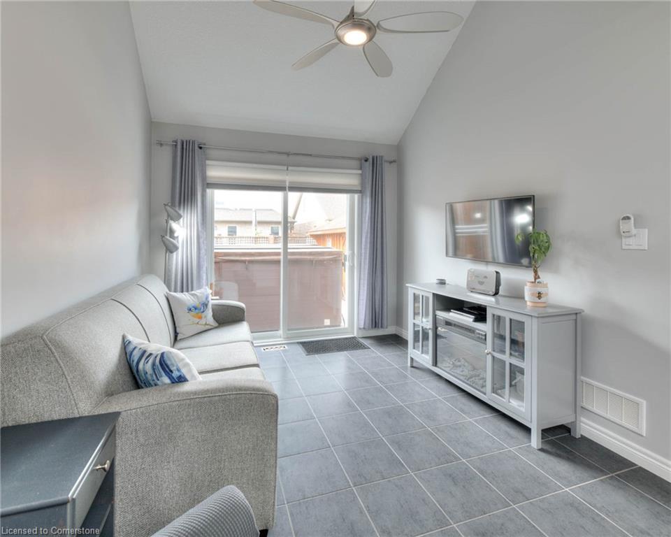 350 Finoro Crescent Property Photo 16