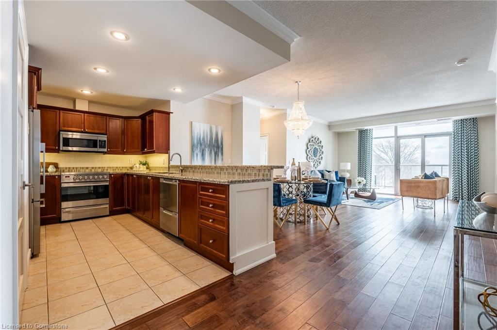 304-1477 Lakeshore Road Property Photo 8