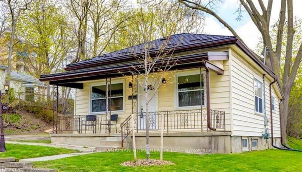 130 Clarence Street Property Photo 1