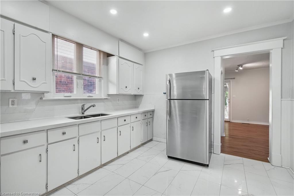 4989 Willmott Street Property Photo 8