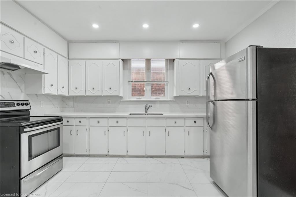 4989 Willmott Street Property Photo 10