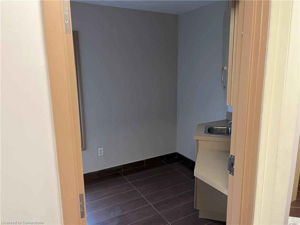 906 Brant Street Property Photo 5