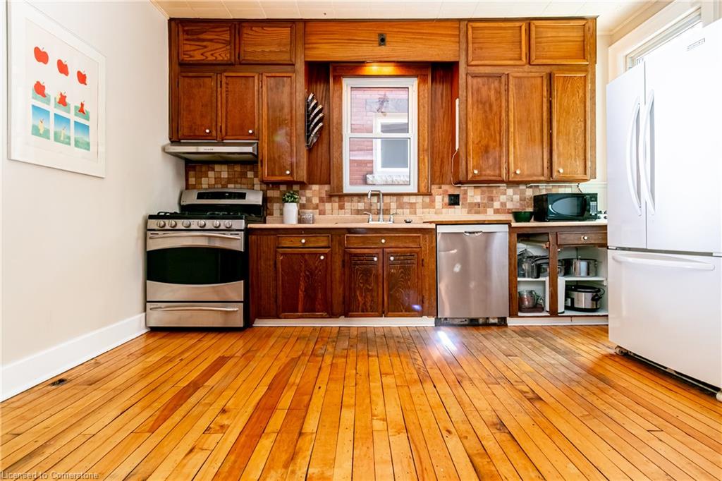280 Locke Street S Property Photo 16
