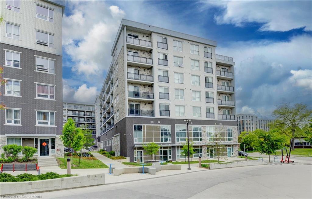 G105-275 Larch Street Property Photo 2