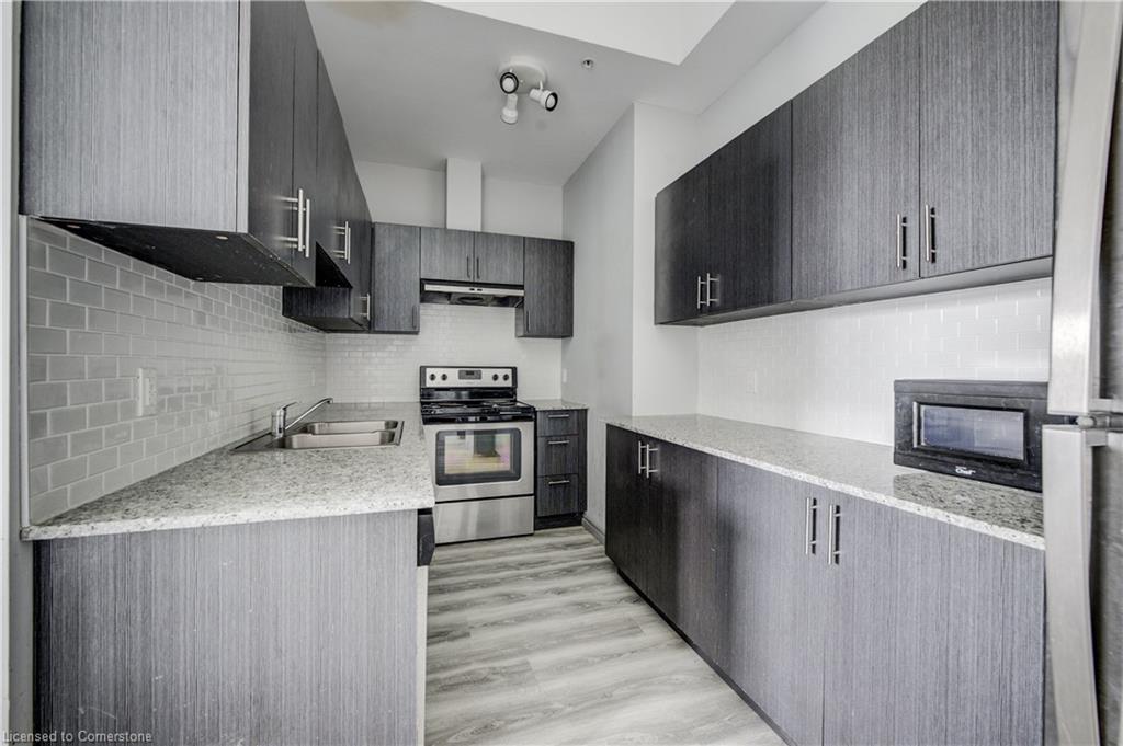 G105-275 Larch Street Property Photo 4
