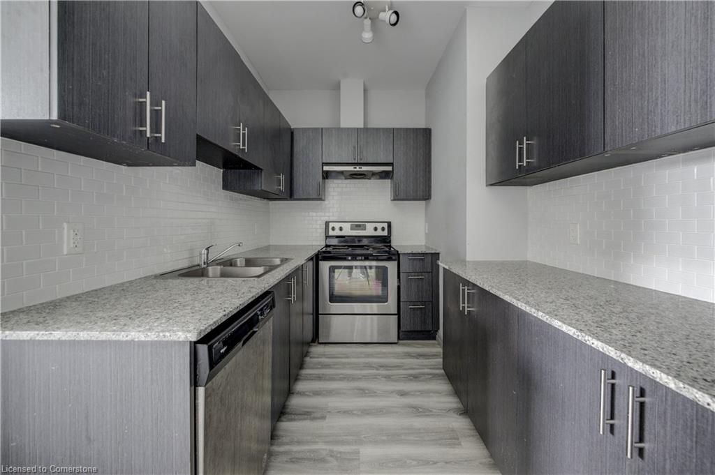 G105-275 Larch Street Property Photo 5