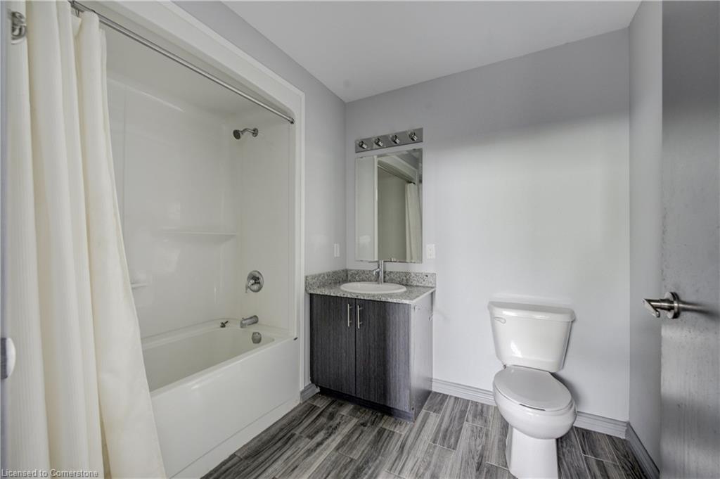 G105-275 Larch Street Property Photo 15