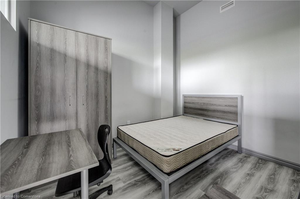 G105-275 Larch Street Property Photo 17