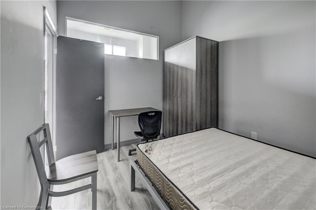 G105-275 Larch Street Property Photo 18