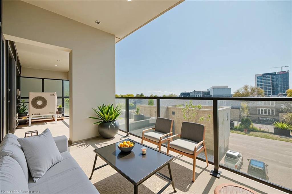 408-741 King Street W Property Photo 12