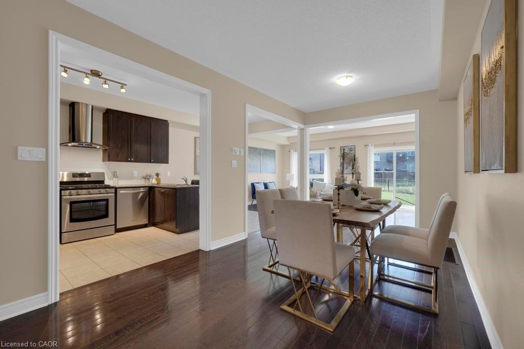 2437 Old Brompton Way Property Photo 7