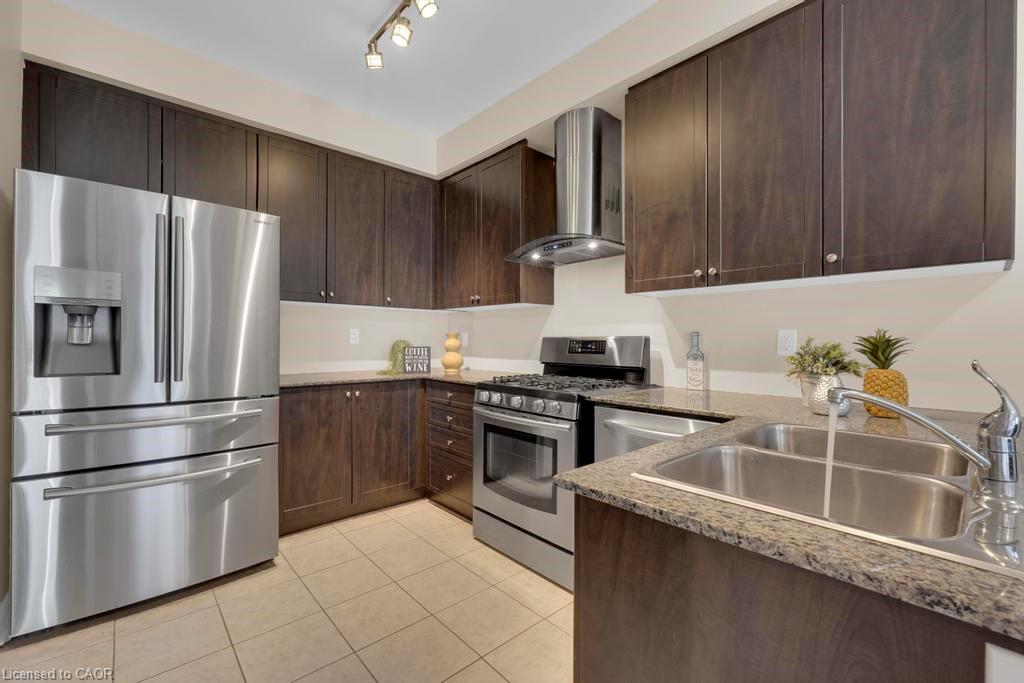 2437 Old Brompton Way Property Photo 11