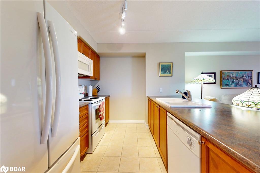 304-486 Laclie Street Property Photo 6