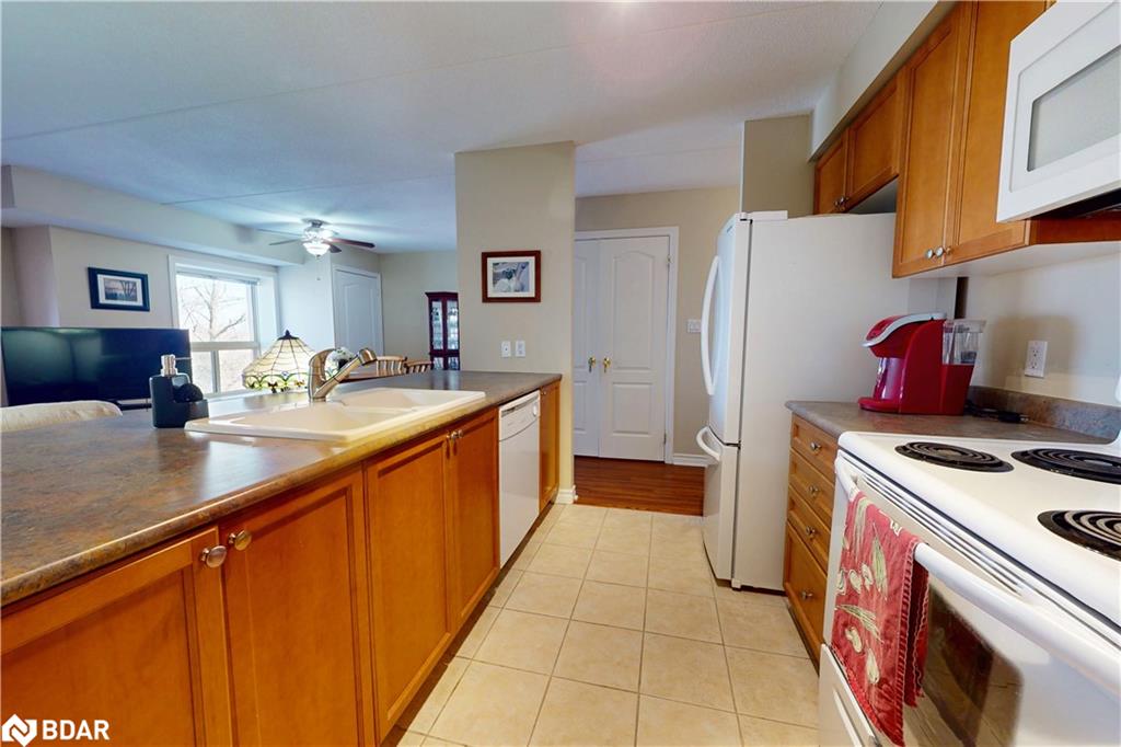 304-486 Laclie Street Property Photo 7