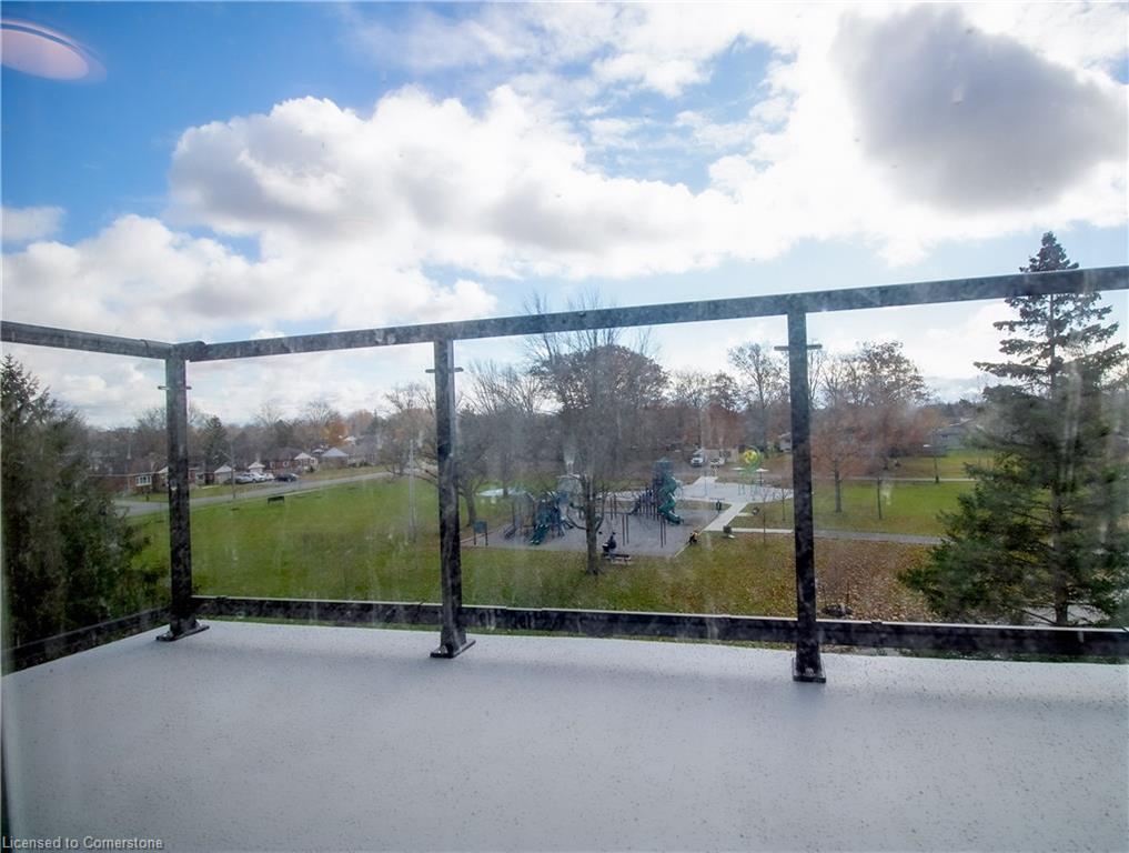 211-579 Clare Avenue Property Photo 7