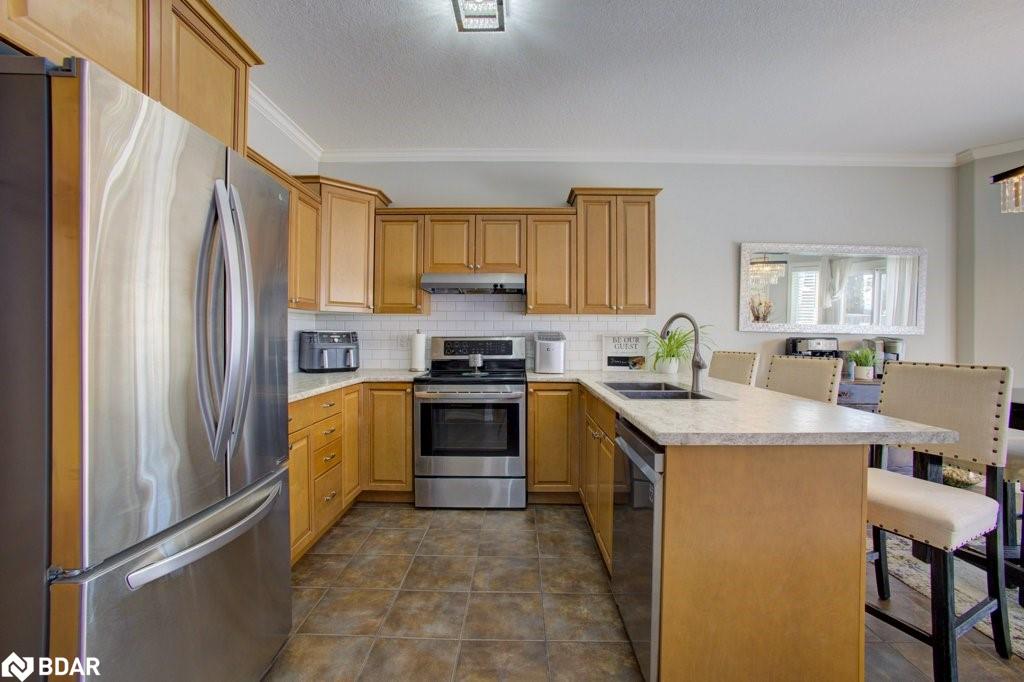 80 Armeda Clow Crescent Crescent Property Photo 8