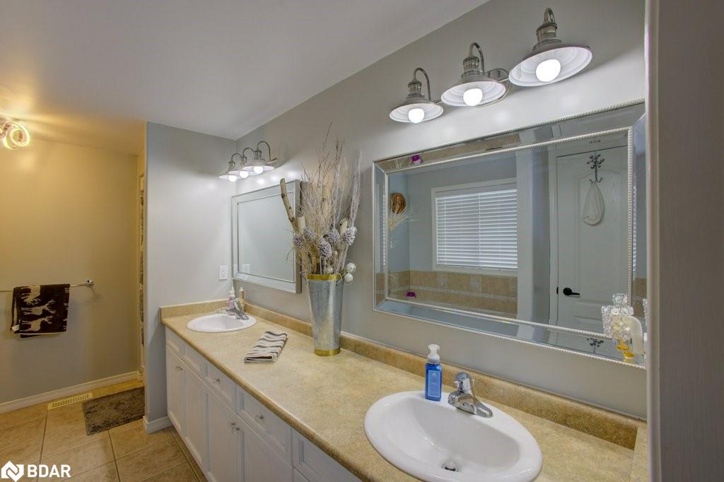 80 Armeda Clow Crescent Crescent Property Photo 24