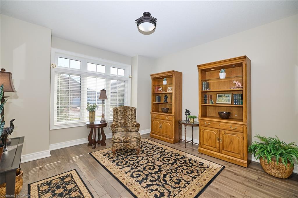 33 Butlers Drive S Property Photo 3