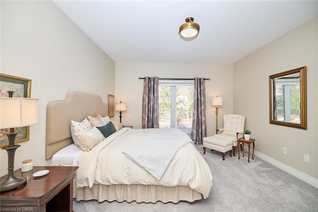 33 Butlers Drive S Property Photo 8